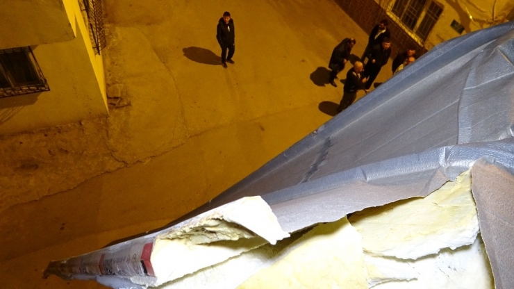 Şiddetli Lodos Fabrikanın Çatısını Uçurdu