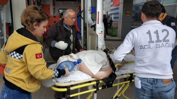 Yanan Evlerini Söndürmek İsterken Yanarak Ölümden Döndüler