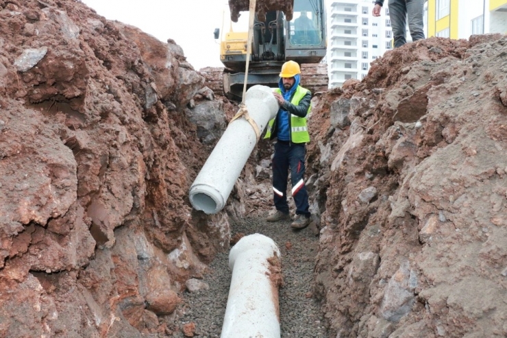 Siverek’te Alt Yapı Çalışmaları Sürüyor