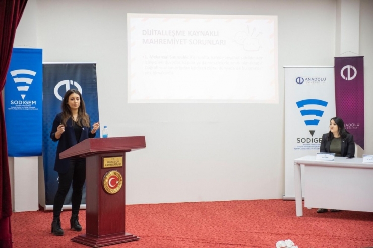 Sodigem Mihalıççık’ta Öğrencilere Sosyal Medyayı Anlattı