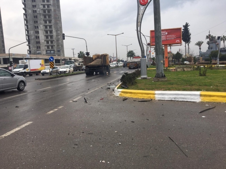 Tarsus’ta Trafik Kazası: 2 Yaralı