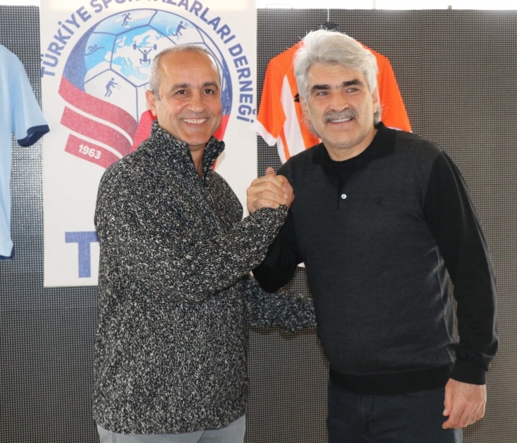 Adana Derbisi Öncesi Teknik Direktörlerden "Dostluk" Mesajı