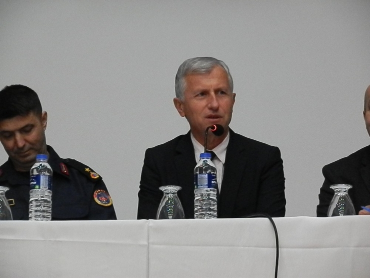 Foça’da Halk Toplantısı