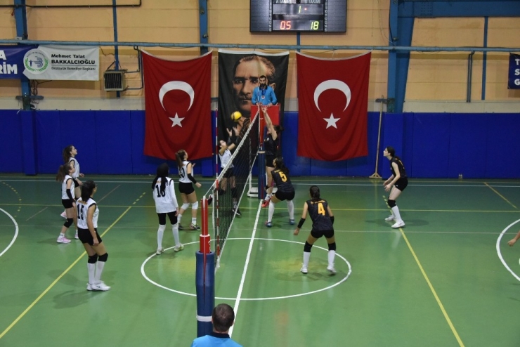 Küçük Kızlar Bilecik İl Şampiyonası Tüm Hızıyla Devam Ediyor