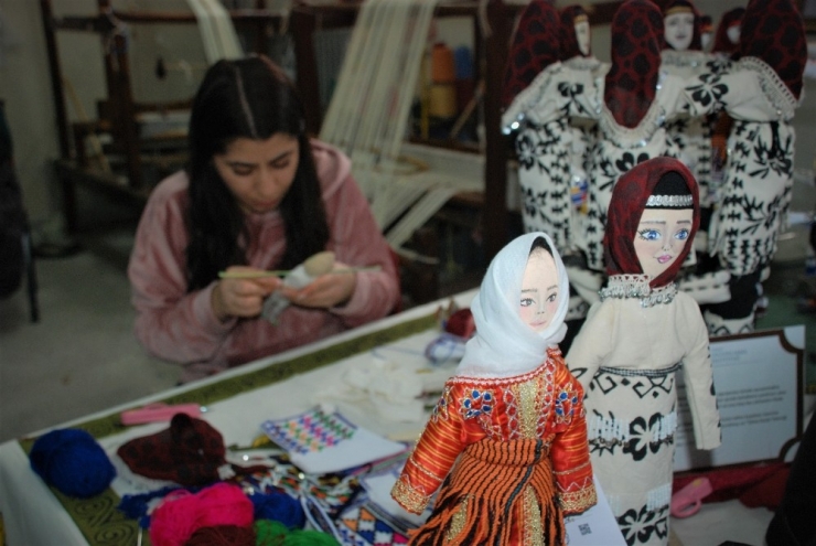 Tahta Kaşıklar Bebek Oldu