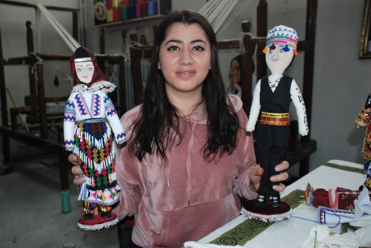 Tahta Kaşıklar Bebek Oldu