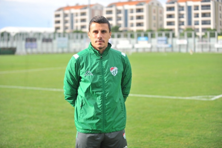 Özer Hurmacı: "Eskişehirli Oyuncular Bize Belki De Bundan Sonraki Süreçte Yardımcı Olacak Tokat Attılar"