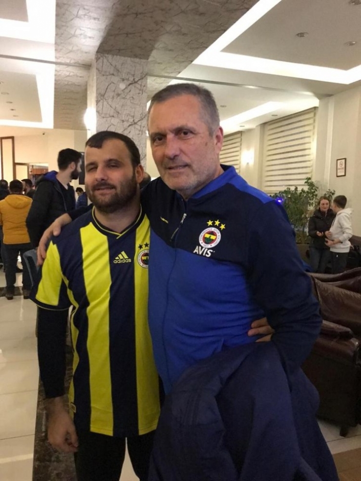 Görme Engelli Müezzin Fenerbahçeli Oyuncularla Buluştu