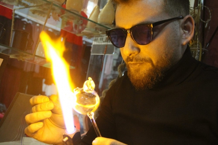 Atık Camları Sanata Dönüştürüyor