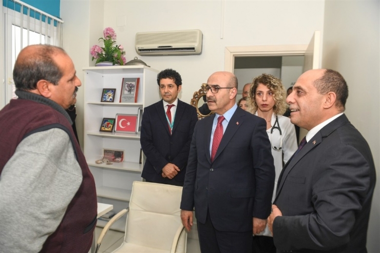 Vali Demirtaş’tan Depremzede Yalçın Karataş’a Moral Ziyareti