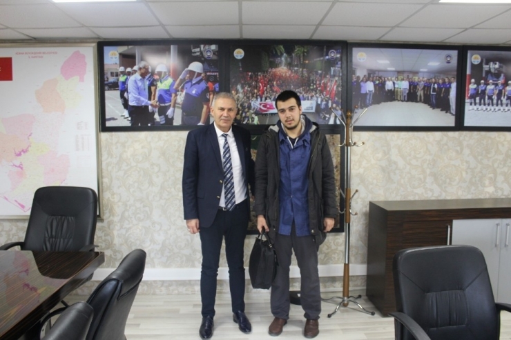 Mescitte Unuttuğu Laptop Ve Ders Notlarına Günler Sonra Kavuştu