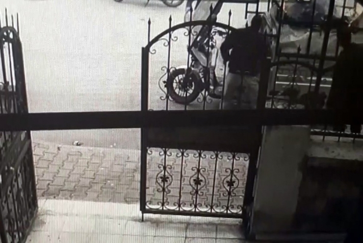 Atık Toplayıcısı Yanmaktan Son Anda Kurtuldu