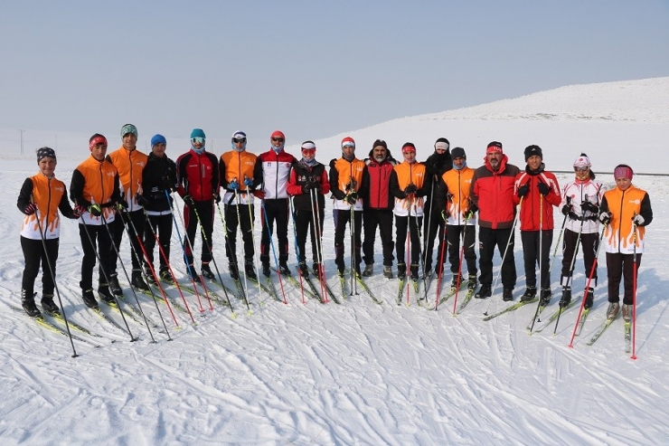 Ağrılı Kayakçıların Hedefi Büyük