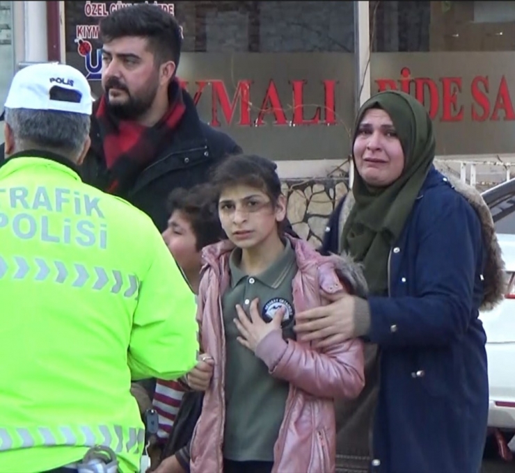 Yangında Çocuklarını Evde Sanan Annenin Feryadı Yürekleri Dağladı