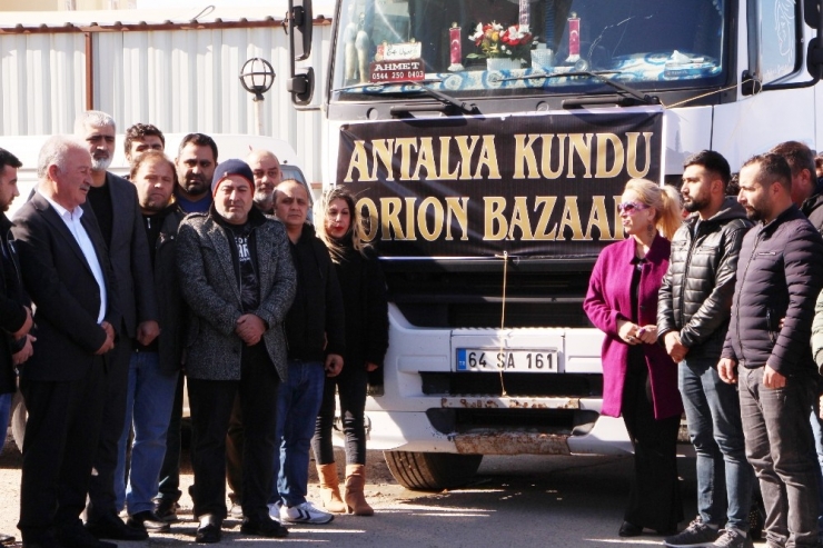 Turizm Esnafından Depremzedelere Yardım