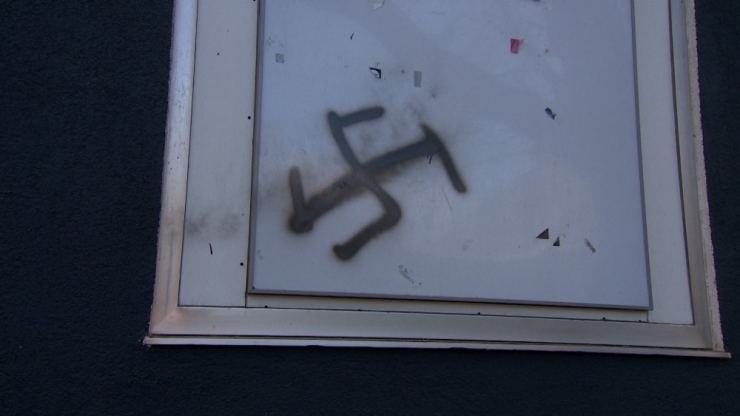 Almanya’da Alevi Birlikleri Federasyonu’na Ve Bazı Okullara Irkçı Saldırı