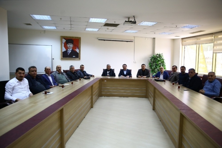 Büyükşehir Mahallelerin Taleplerini Dinlemeye Devam Ediyor