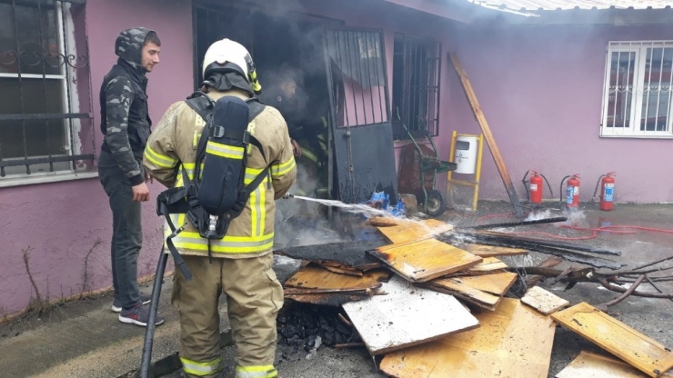 Özel Eğitim Uygulama Okulundaki Yangın Korkuttu