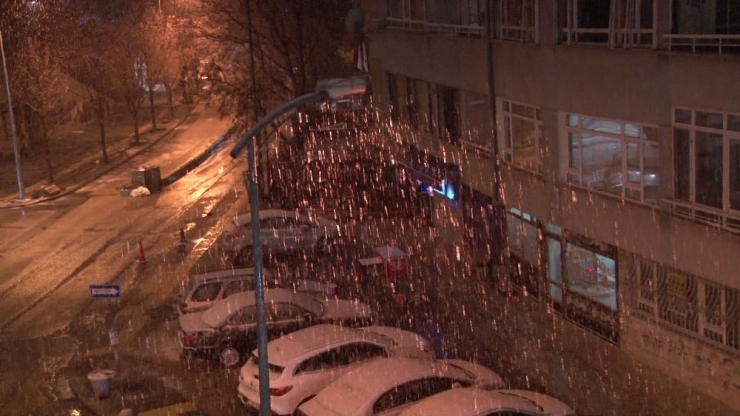 Başkent Ankara Beyaza Büründü