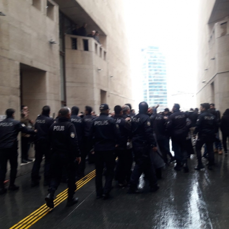 Diş Fırçasına Bantladığı Jiletlerle Sanığı Öldürmek İstedi