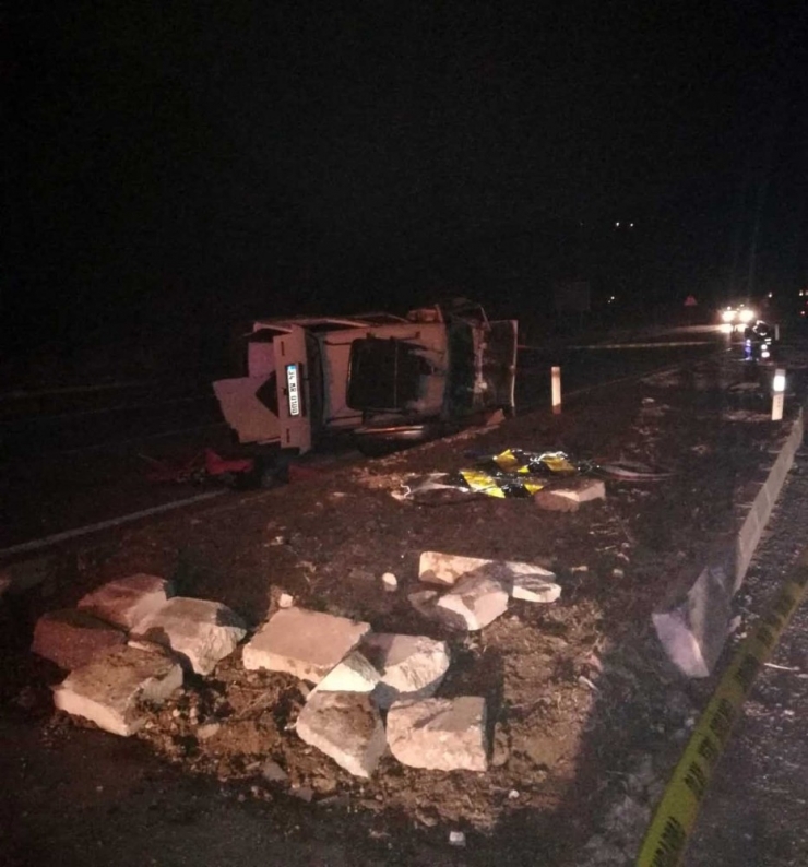 Kontrolden Çıkan Otomobil Takla Attı: 1 Ölü, 4 Yaralı