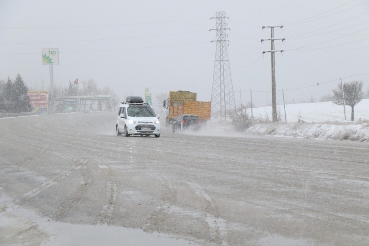 Denizli’de Yüksek Kesimlerde Kar Yağışı Etkili Oldu