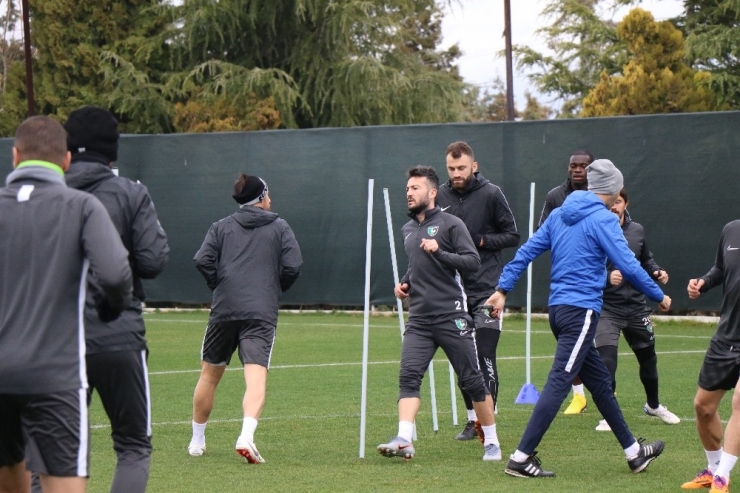 Özgür Çek: “Üst Tarafa Odaklanmamız Gerekiyor”