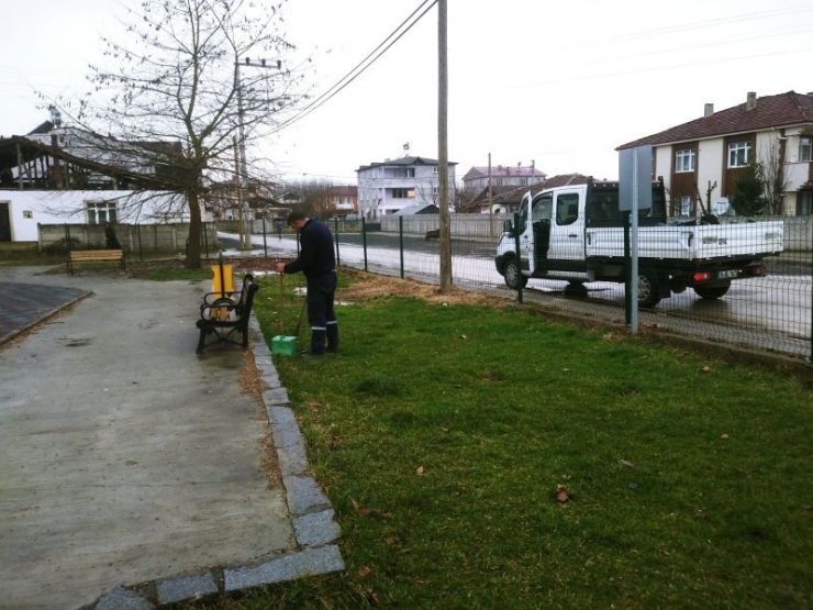 Mahalle Parkları Temizlendi