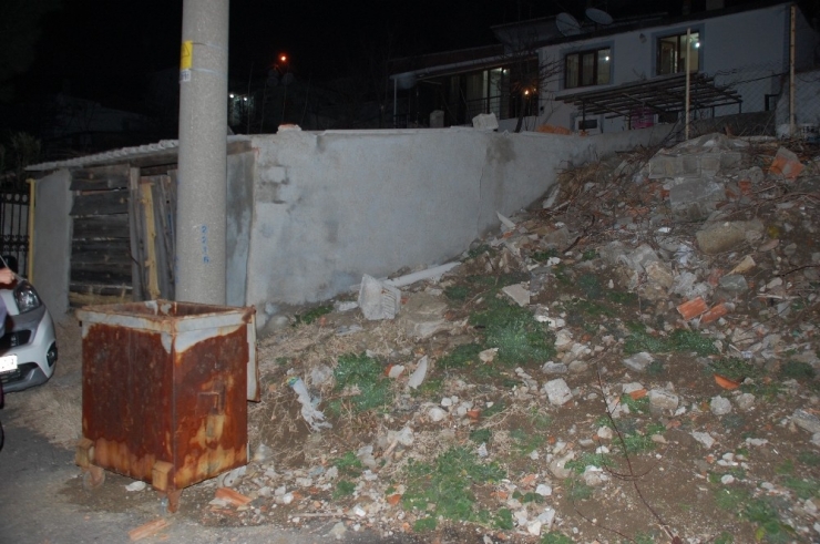 Yeni Doğan Bebeği Çöpe Attılar