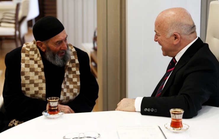 Başkan Sekmen, Necip Bezmiş’i Makamında Ağırladı