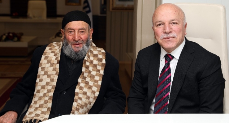 Başkan Sekmen, Necip Bezmiş’i Makamında Ağırladı