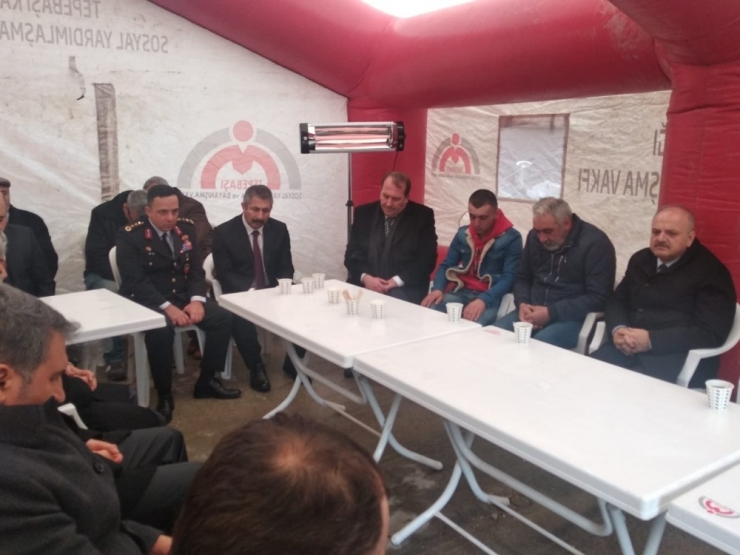 Vali Çakacak’ın Taziye Ziyareti