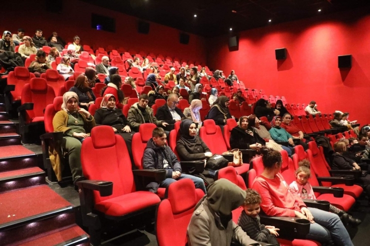 “Rafadan Tayfa Göbeklitepe” Filmine Eser’li Öğrencilerden Büyük İlgi