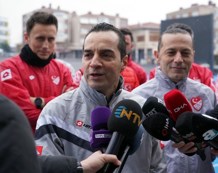 Fıfa Kokarlı Hakemler Ve Sporcular Yenilenen Burhan Felek Atletizm Stadı’nda