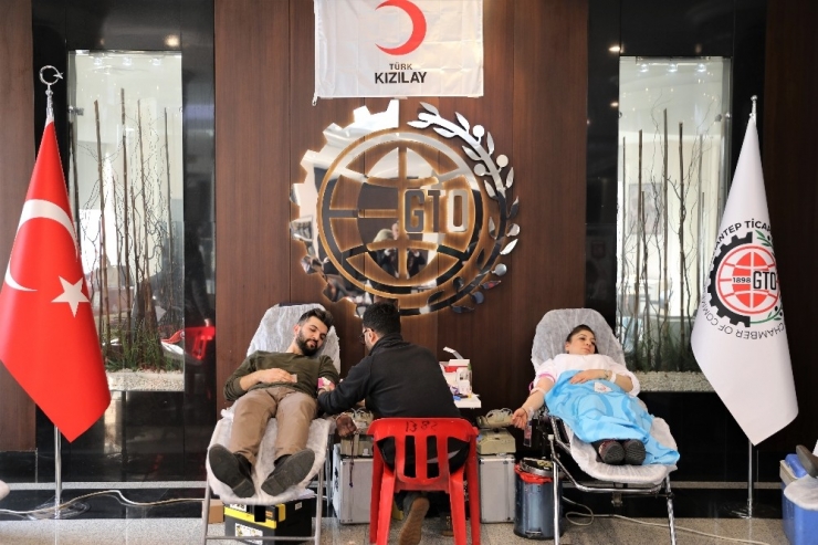 “Gazi” Şehir Kan Bağışında Buluştu