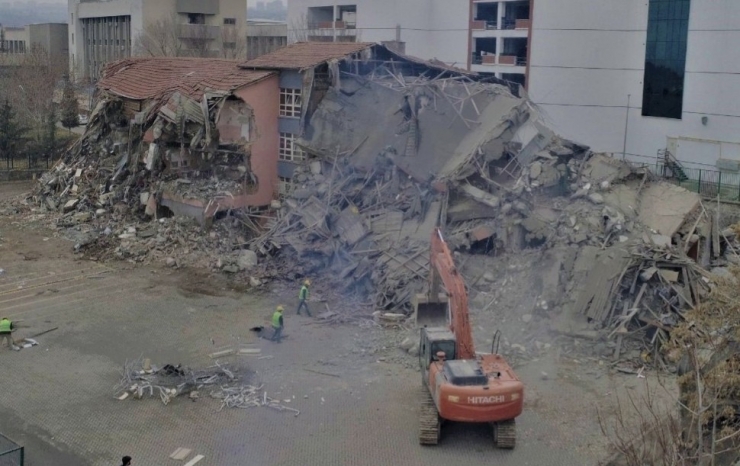 Elazığ’da Okulların Açılması 17 Şubat’a Ertelendi