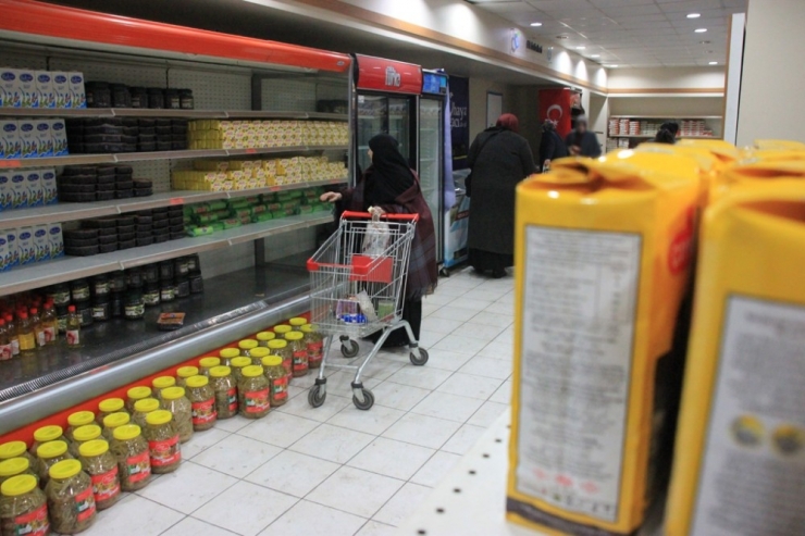 Gıda Bankasına Hingel Bağışlandı