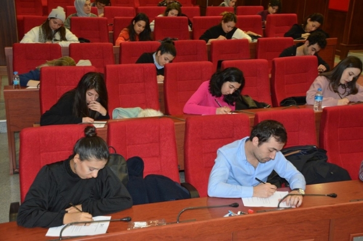 Sosyal Hizmet Uzmanı Olmak İçin 62 Kişi Sınava Girdi