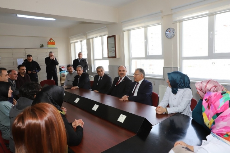 Başkan Büyükkılıç, Fırtınada Hasar Gören Bölgeleri İnceledi