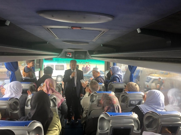 Başkan Akkaya Umre’ye Gidecek Vatandaşları Uğurladı