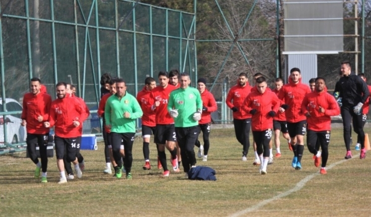 Mustafa Özer: “Eskişehirspor’un Geleceğini Kurtaracak Bir Jenerasyon Yakaladık”