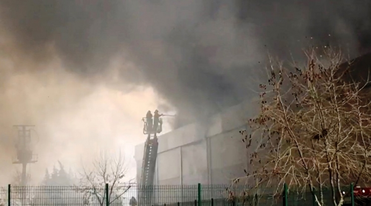 Manisa’da Plastik Oyuncak Fabrikasında Yangın