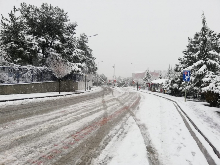 Demirci’de Yoğun Kar Yağışı