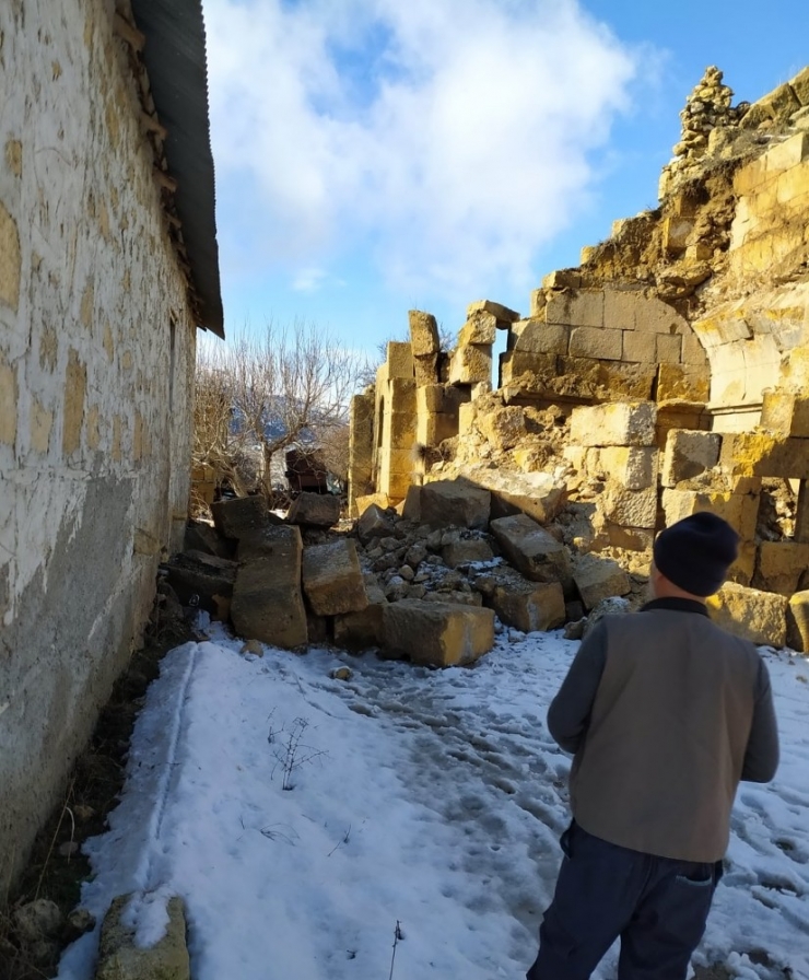 Tarihi Dağpazarı Kilisesi’nin Bir Kısmı Yağışlardan Yıkıldı