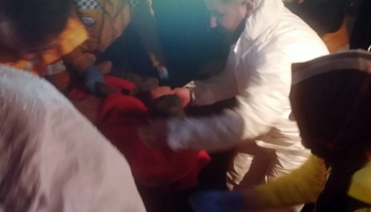 Uçak Kazası Çalışmalarında Bir İtfaiye Eri Yaralandı