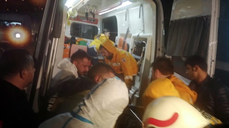 Uçak Kazası Çalışmalarında Bir İtfaiye Eri Yaralandı