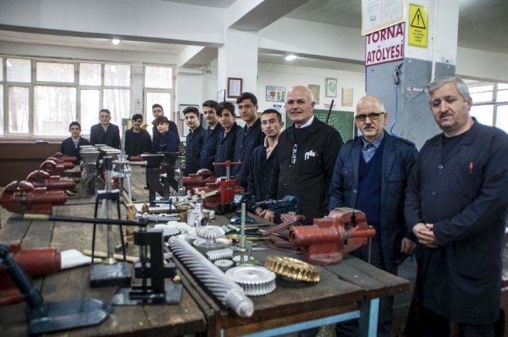 Bafra Mesleki Ve Teknik Anadolu Lisesinden İstihdam Ve Ülke Ekonomisine Katkı