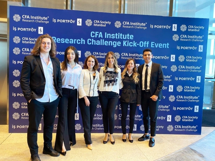 İzmir Ekonomili Gençler Avrupa Şampiyonasına Hazırlanıyor