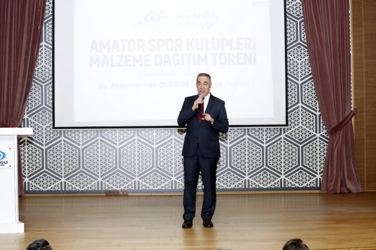 Eski Futbolcu Ve Teknik Direktör Bülent Korkmaz Genç Sporcularla Buluştu