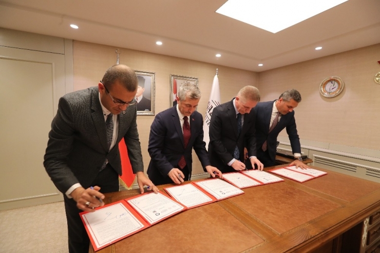 Tahmazoğlu’ndan Eğitim Ve Spora 250 Milyonluk Destek